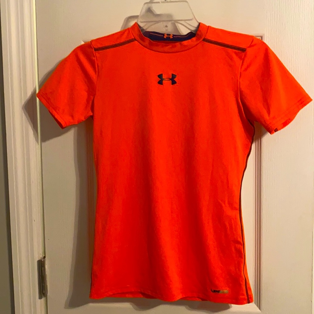 Boys Fitted Under Armour shirt size YLG